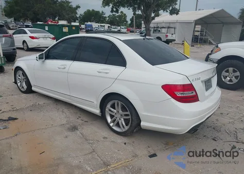 2014 Mercedes-Benz C 250 Luxury/Sport из США, поврежденный, VIN WDDGF4HB8ER315244